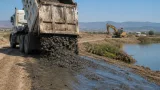El desazolve de Las Pintas lleva lodos a predios de El Salto y Tlajomulco