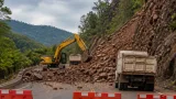 Derrumbe cierra la carretera entre Autlán y Villa Purificación