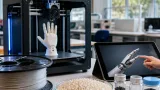 Estudiantes de la UdeG crean filamento reciclado para prótesis impresas en 3D