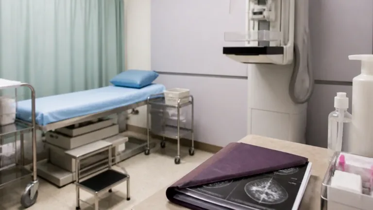DIF entrega apoyos a 81 mujeres de Guadalajara con cáncer